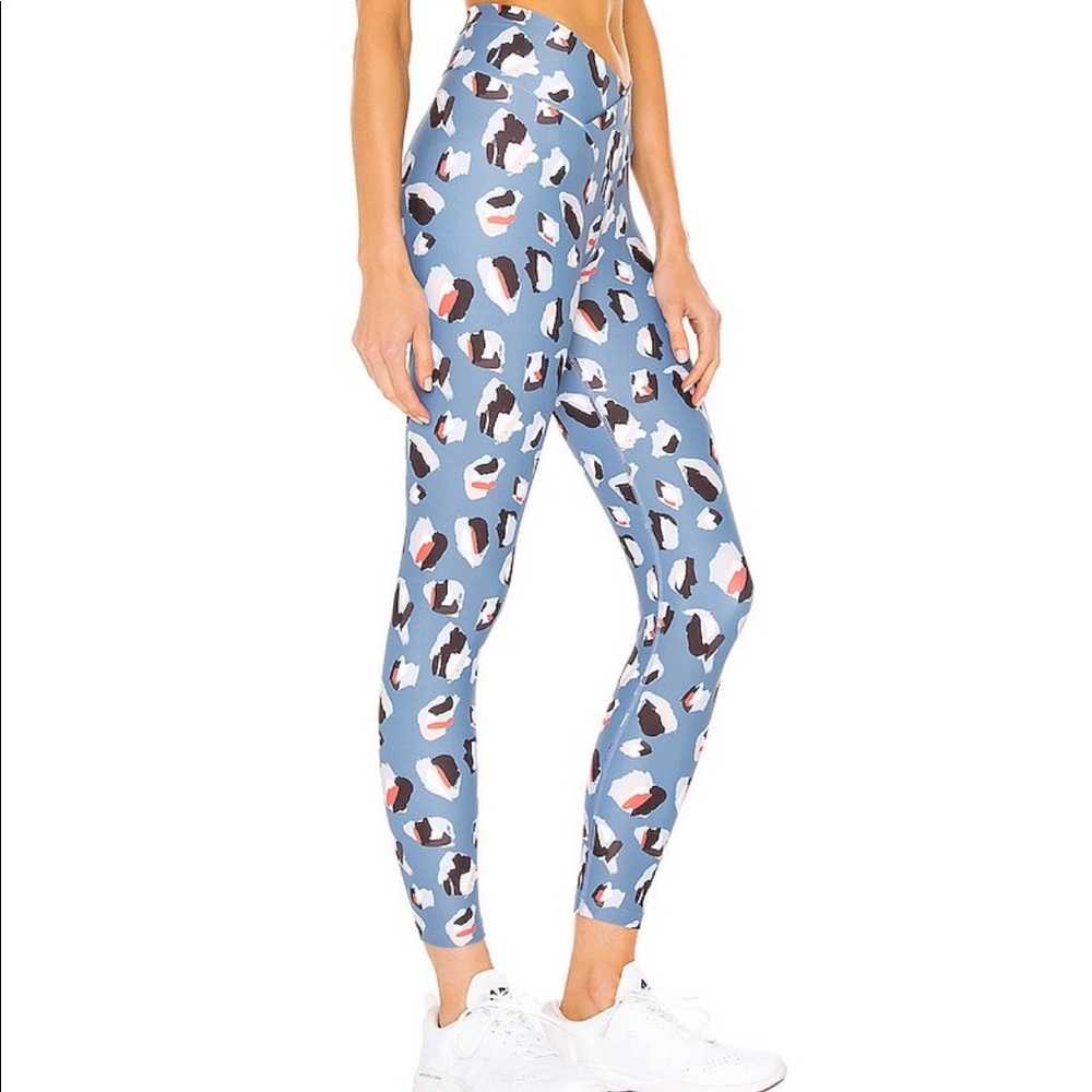 Beach Riot Cara Leggings in multi spot - Picture 4 of 4